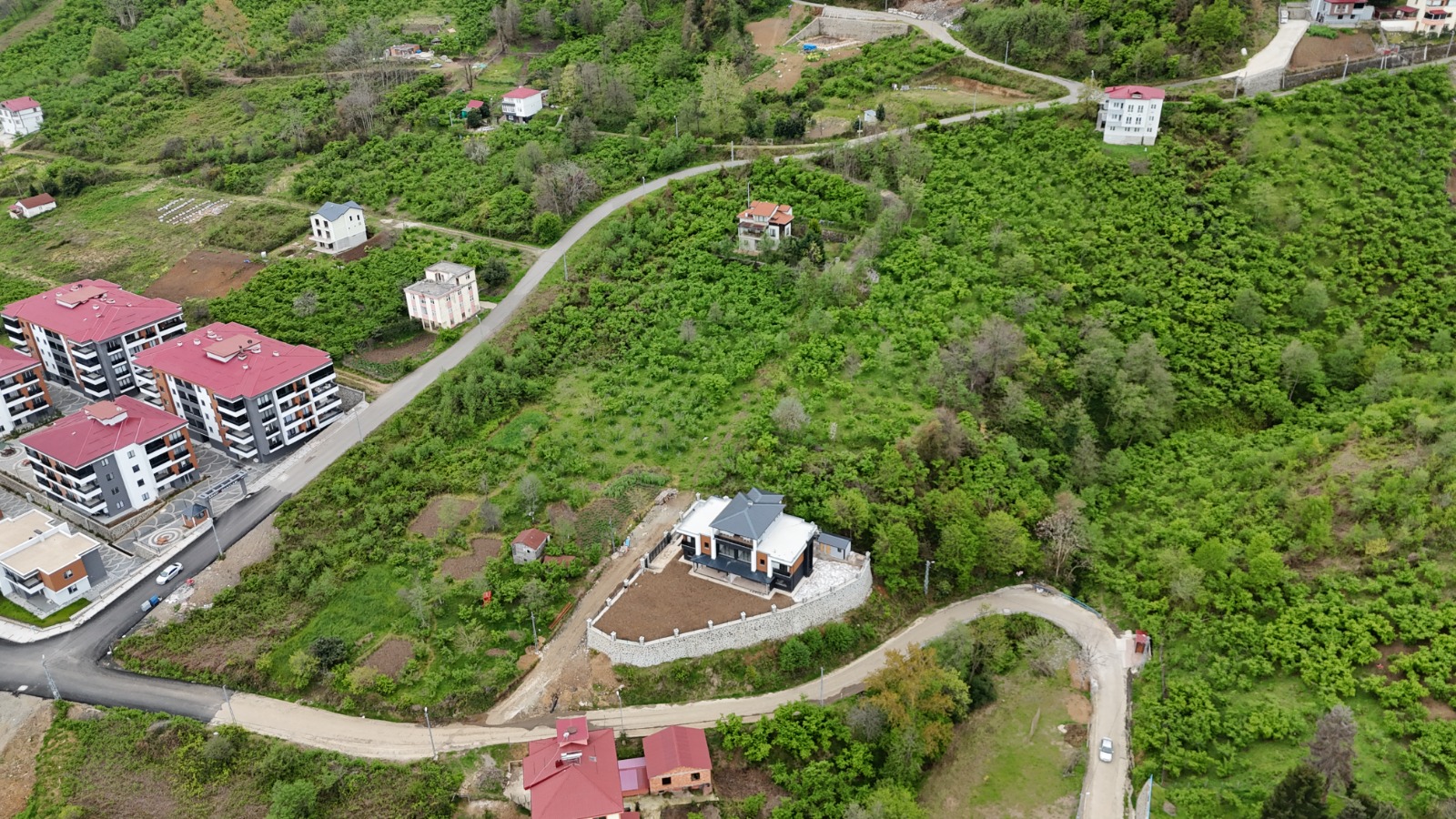 MABEL'DEN ADACIK MAHALLESİ KONUT İMARLI 750 M2 SATILIK ARSA